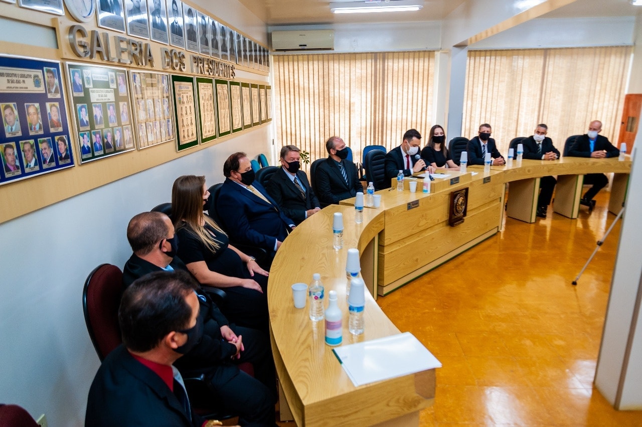Empossados vereadores, vice-prefeito e prefeito eleitos  